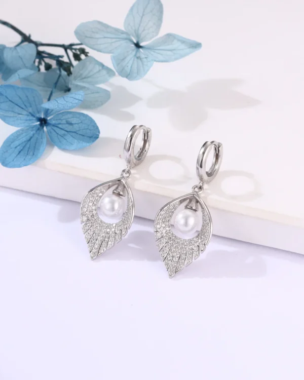 Serene Leaf Pearl Earrings