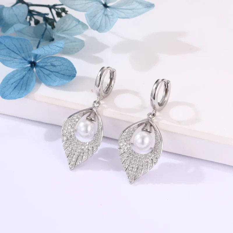 Serene Leaf Pearl Earrings